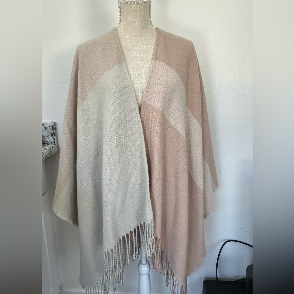 SOIA & KYO PINK/GRAY WOVEN SCARF-CARDIGAN WITH FRINGES SIZE One Size - Picture 4 of 9